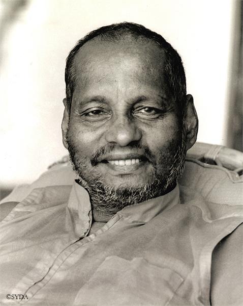 PHOTO Baba Muktananda - 325 Series