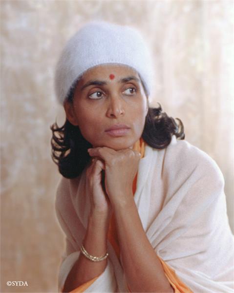 PHOTO Gurumayi - 859 Series